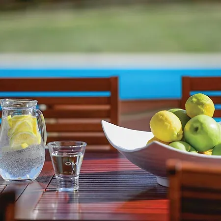 Дом отдыха 6 Bedroom Beautiful In Lasithi, Crete
