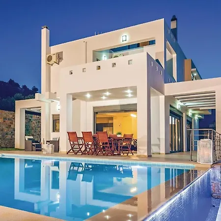 6 Bedroom Beautiful In Lasithi, Crete Semesterbostad *