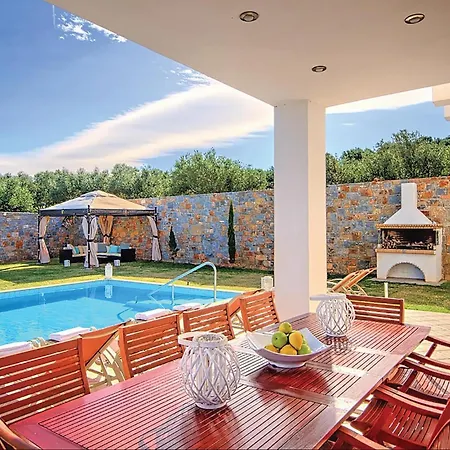 6 Bedroom Beautiful In Lasithi, Crete Semesterbostad *