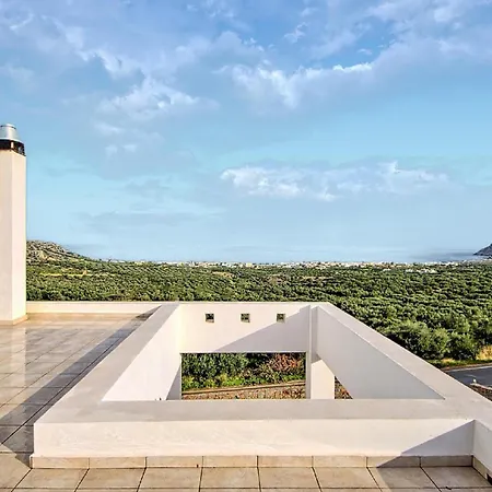 Semesterbostad 6 Bedroom Beautiful In Lasithi, Crete